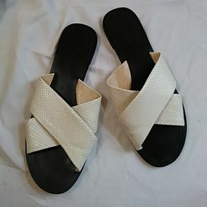 Banana Republic wh leather cross over sandals-sz 7